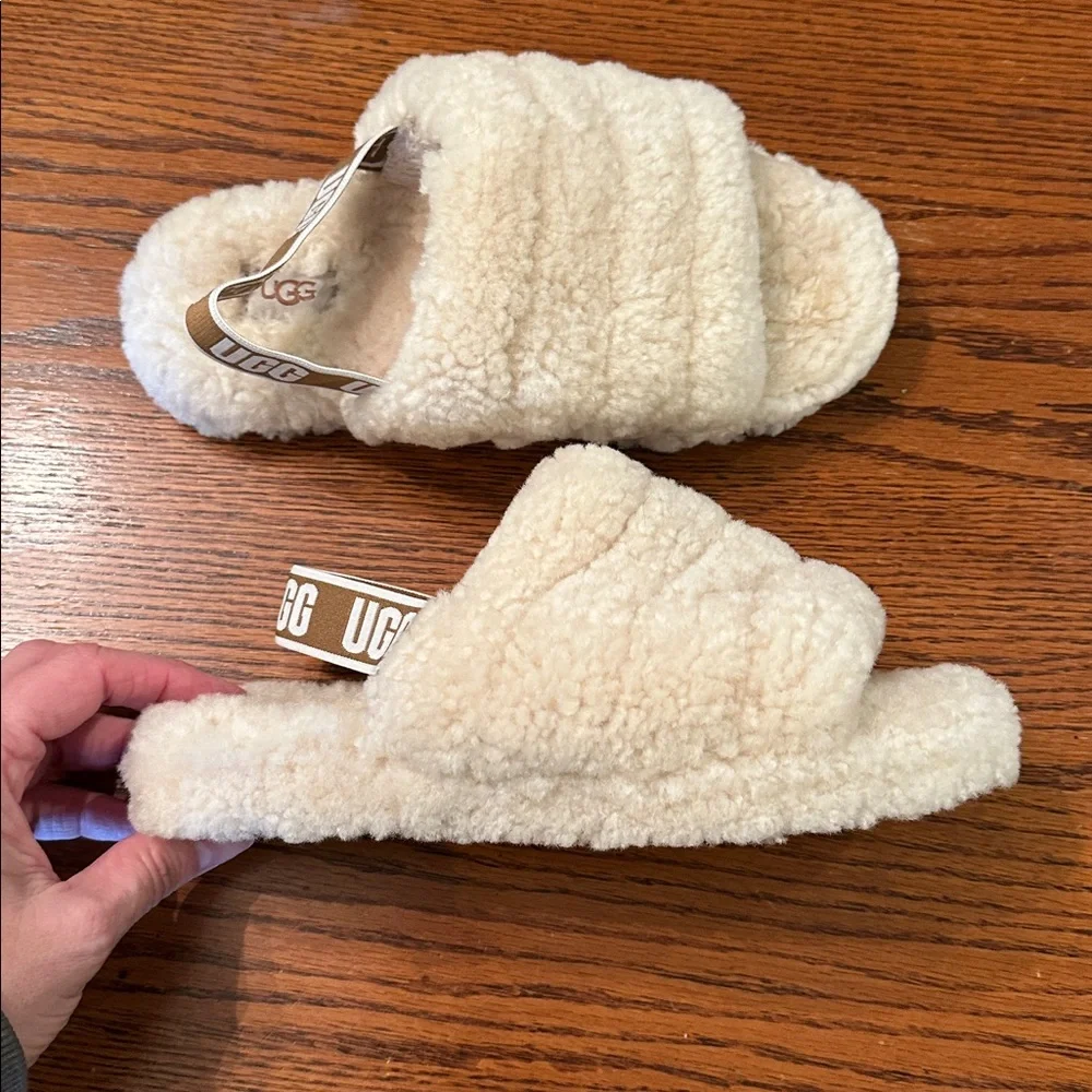 Girls UGG Cream Plush Slippers size 4
